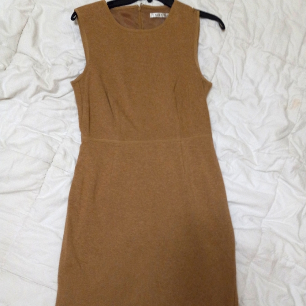 Trina Turk Camel colored fully lined knee length dress EUC🏖